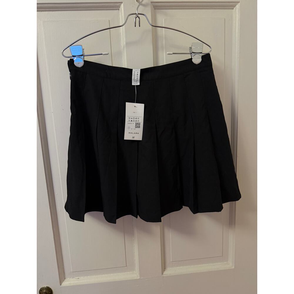 Halara Black Pleated Tennis Skirt with Shorts - size large - Picture 2 of 7